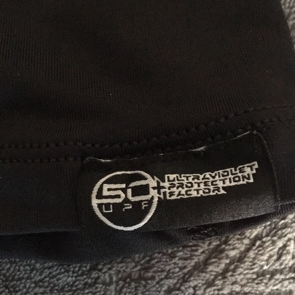 Rip Curl Black Rash Guard - Picture 6 of 6